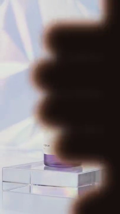 Seamless hand-cover transition